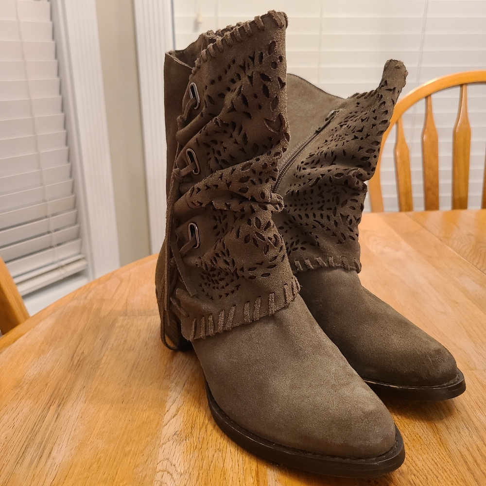 Dark Gray Booties with Fringe Size 8.5 Vamp Phyer